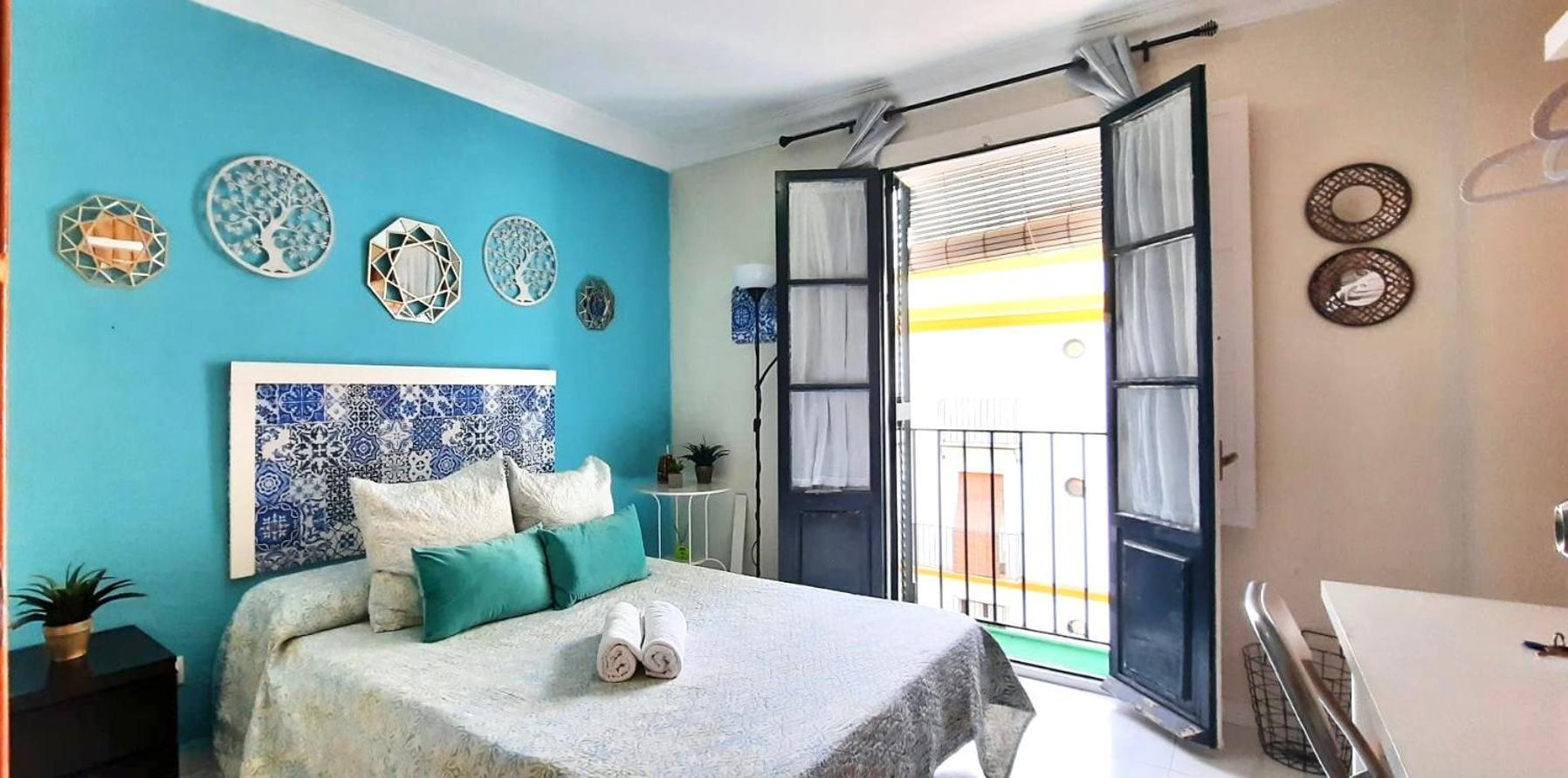 Budget And Cute Rooms With Balcony Sevilla Center Экстерьер фото