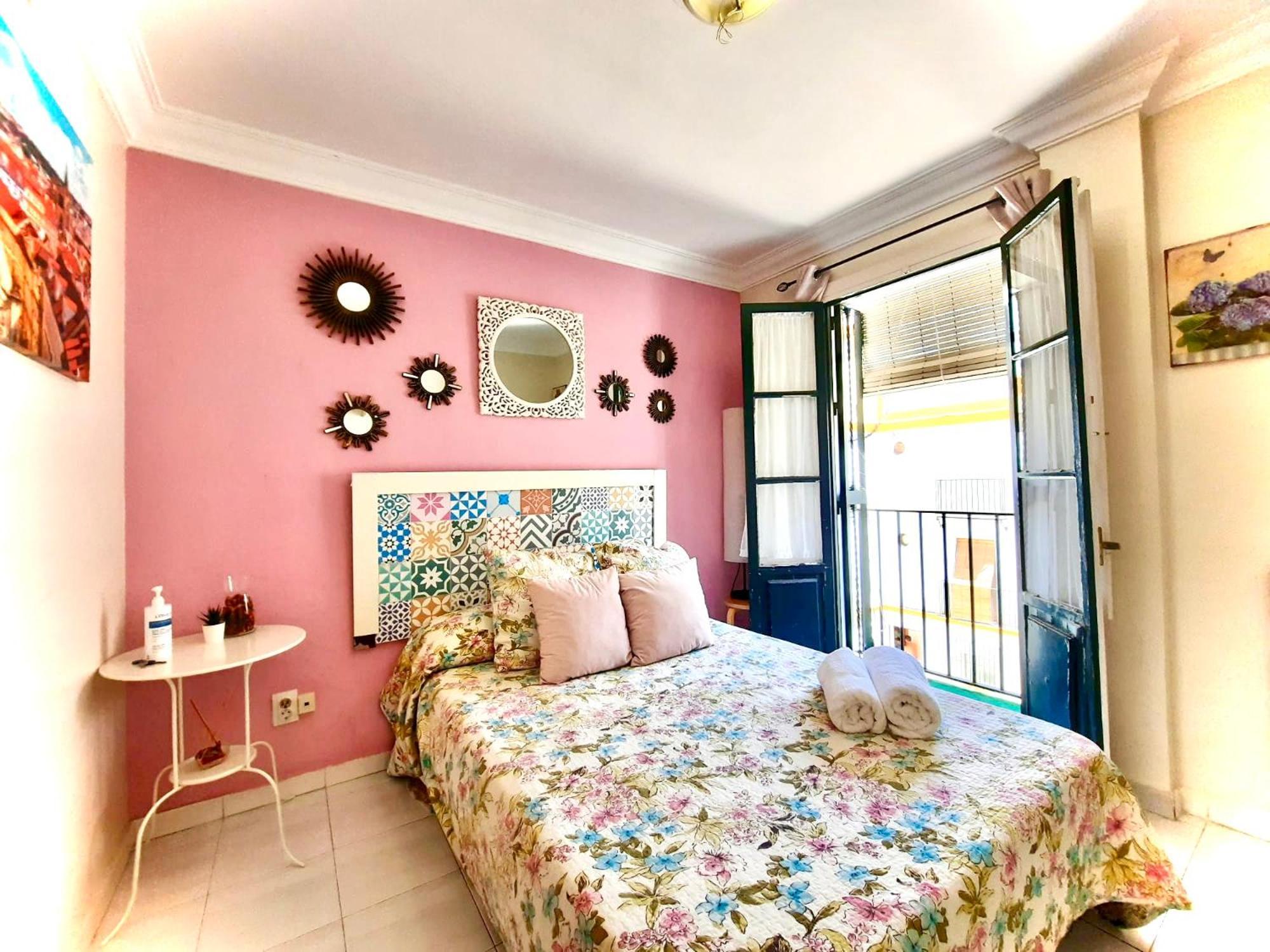Budget And Cute Rooms With Balcony Sevilla Center Экстерьер фото